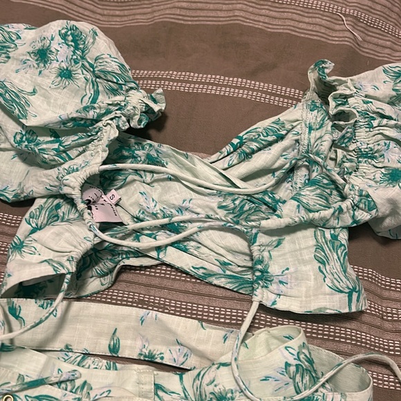 Sabo Skirt Set - Picture 2 of 3